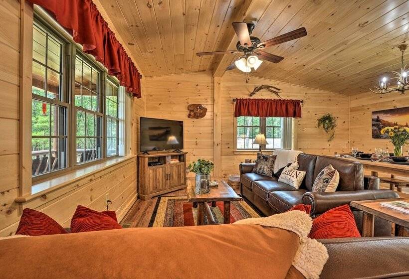 Upscale Cabin W/ Hot Tub & Deck In Wardensville!