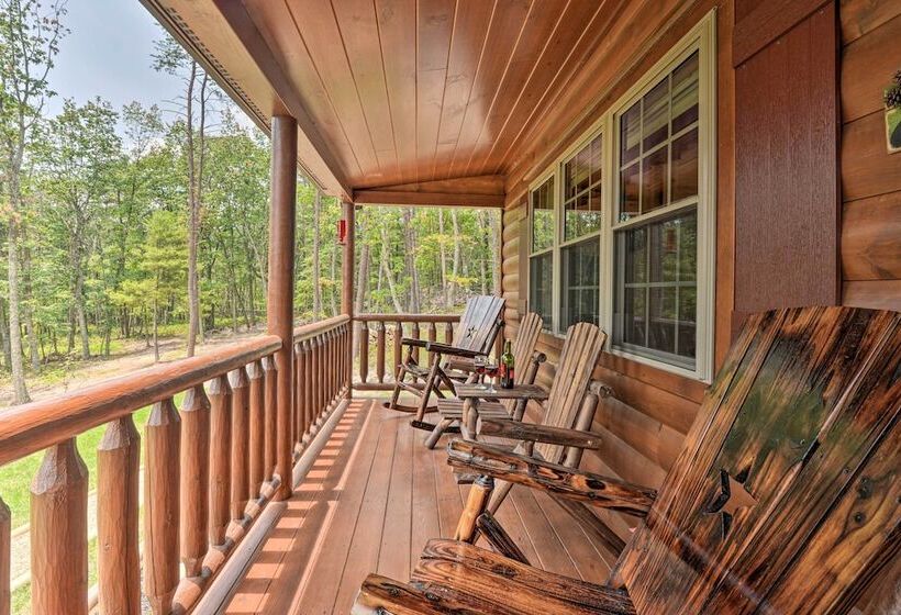 Upscale Cabin W/ Hot Tub & Deck In Wardensville!