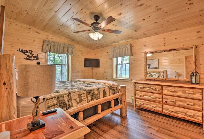 Upscale Cabin W/ Hot Tub & Deck In Wardensville!