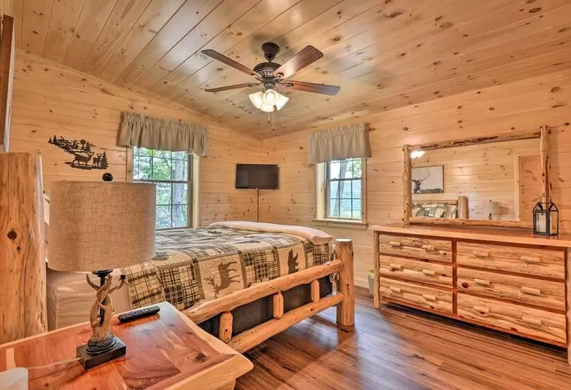 Upscale Cabin W/ Hot Tub & Deck In Wardensville!