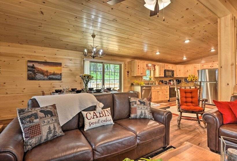 Upscale Cabin W/ Hot Tub & Deck In Wardensville!