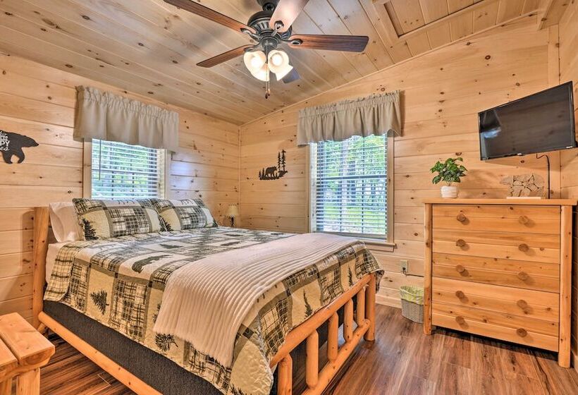 Upscale Cabin W/ Hot Tub & Deck In Wardensville!