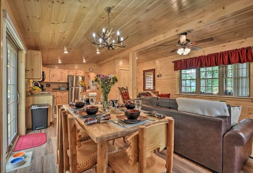 Upscale Cabin W/ Hot Tub & Deck In Wardensville!