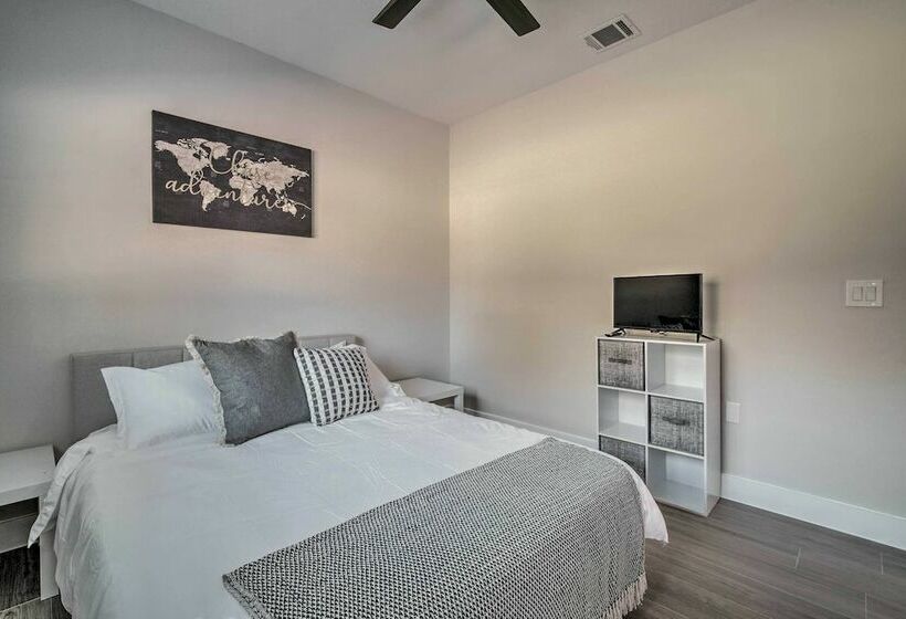 Well Appointed Montgomery Home W/ Fenced Yard