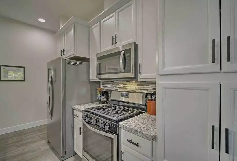 Well Appointed Montgomery Home W/ Fenced Yard