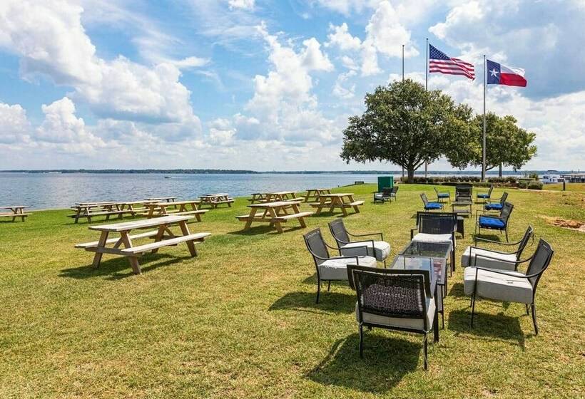 Well Appointed Montgomery Home W/ Fenced Yard