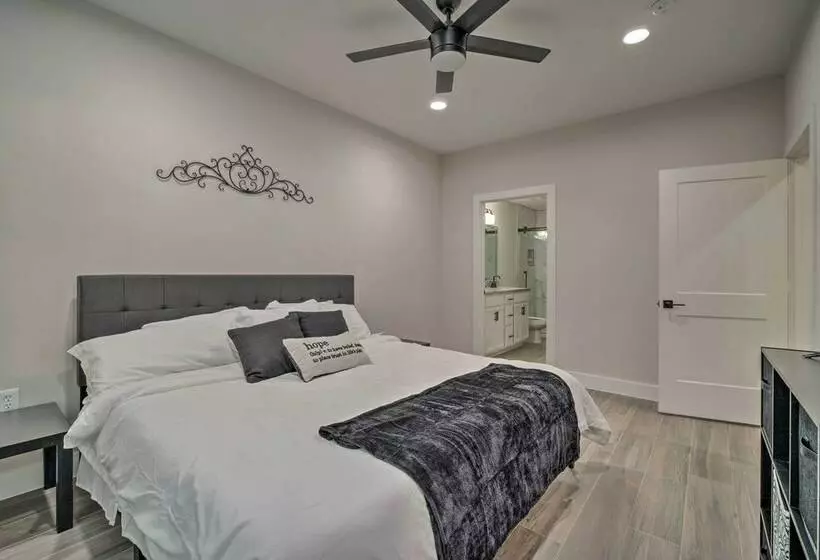 Well Appointed Montgomery Home W/ Fenced Yard