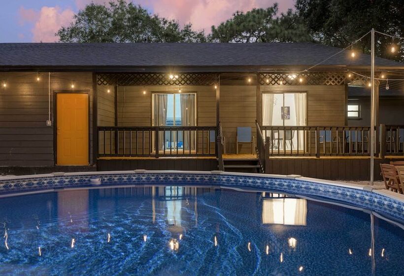 All Encompassing Retreat W/ Pool & Game Room!