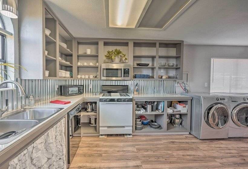 Authentic Escape At The Exact Center Of Ca!