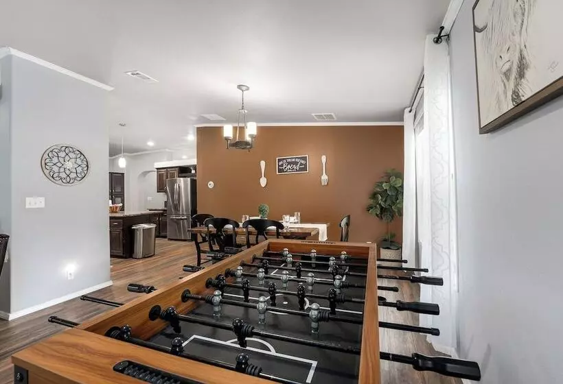 Canyon Lake Retreat W/ Hot Tub, Fire Pit & Grill!