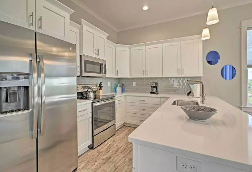 Gulf Shores Home W/ Shared Pool, 2 Blocks To Beach