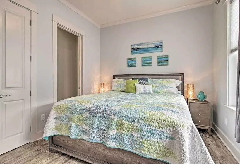 Gulf Shores Home W/ Shared Pool, 2 Blocks To Beach