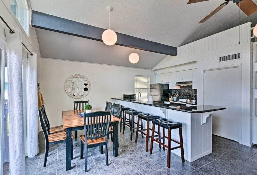 Cozy Galveston Beach House   Walk To The Gulf!