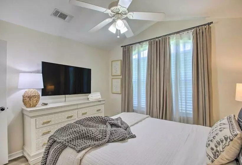 Cozy Modern Pensacola Home: Large Yard, Grill