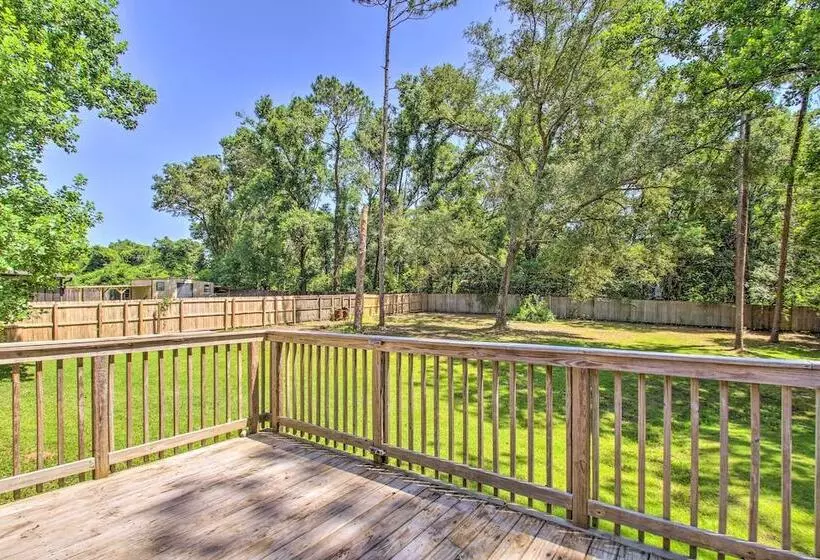 Cozy Modern Pensacola Home: Large Yard, Grill