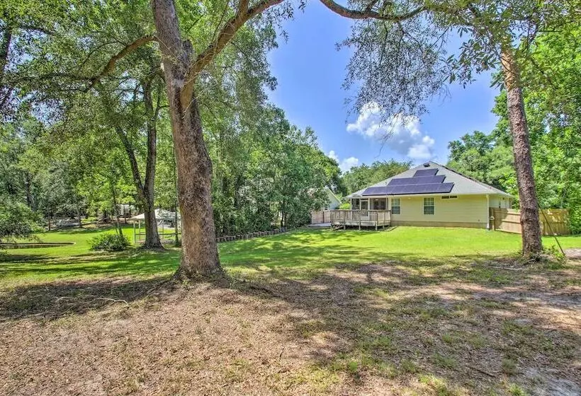 Cozy Modern Pensacola Home: Large Yard, Grill