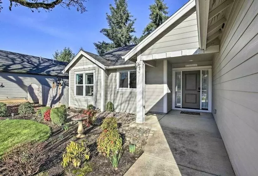 Cozy Retreat W/ Private Yard ~ 13 Mi To Salem