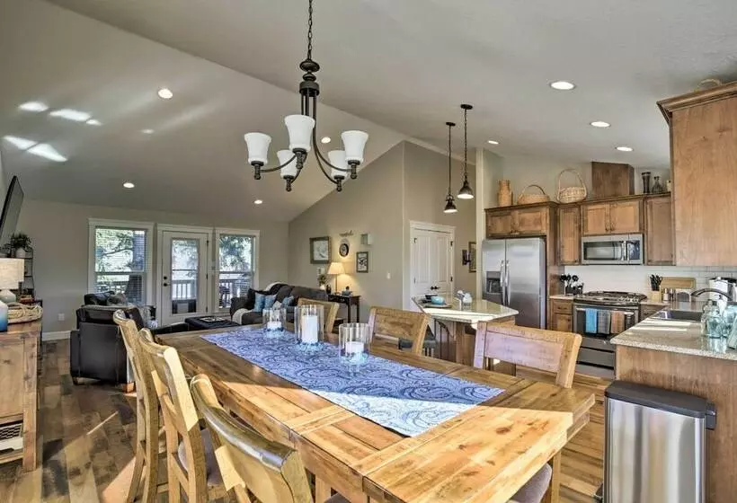 Cozy Retreat W/ Private Yard ~ 13 Mi To Salem