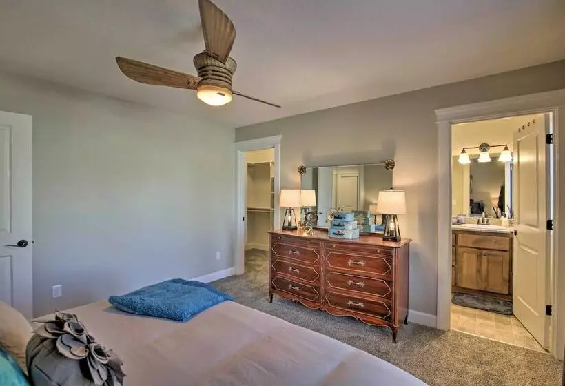 Cozy Retreat W/ Private Yard ~ 13 Mi To Salem