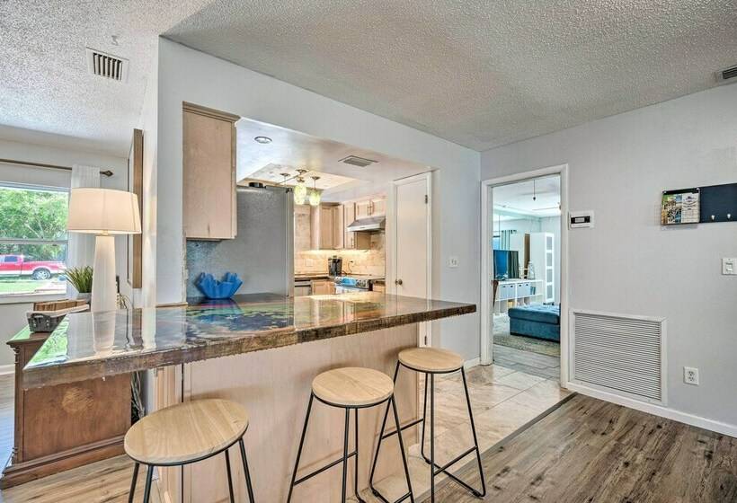 Crystal River Retreat W/ Mini Golf Course!