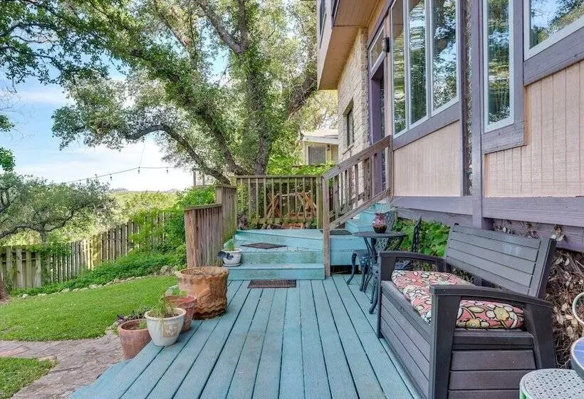 Exotic Home W/ Patio & Grill: Walk To Canyon Lake!