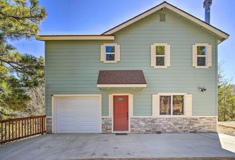 Family Home W/ Deck & View, 4 Mi To Lake Arrowhead