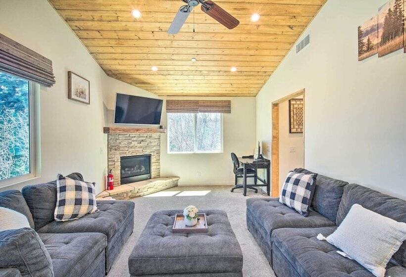 Family Home W/ Deck & View, 4 Mi To Lake Arrowhead