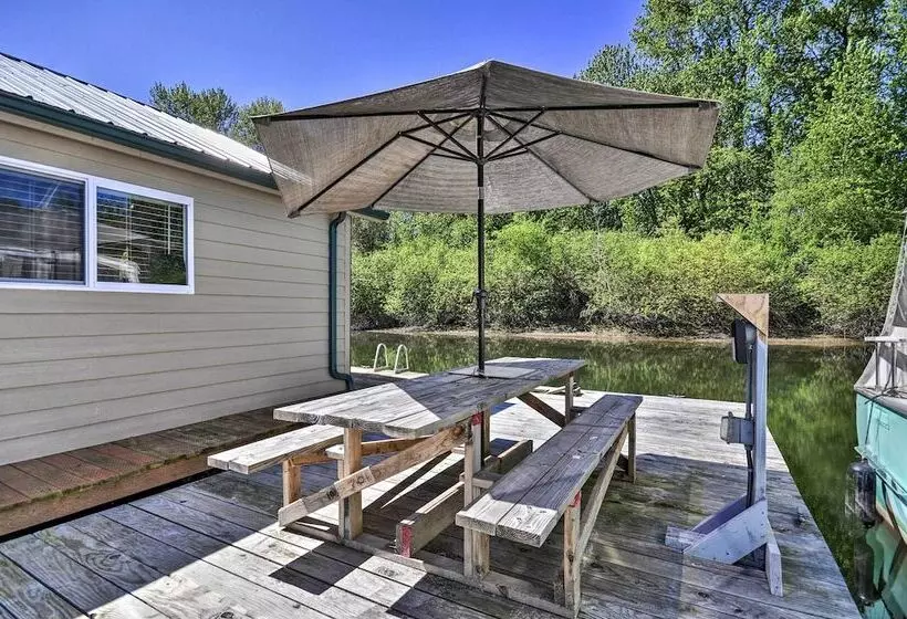 Floating Home On Columbia River W/ Provided Kayaks