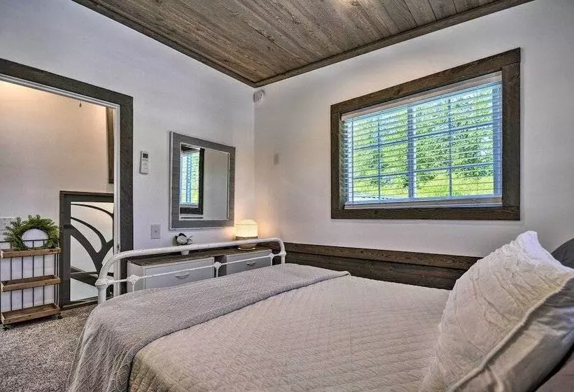 Floating Home On Columbia River W/ Provided Kayaks