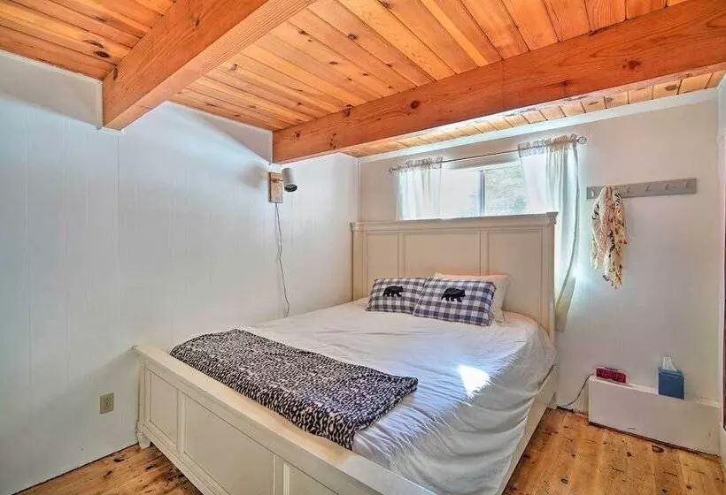 Green Valley Lake Cabin W/ Fire Pit & Grill