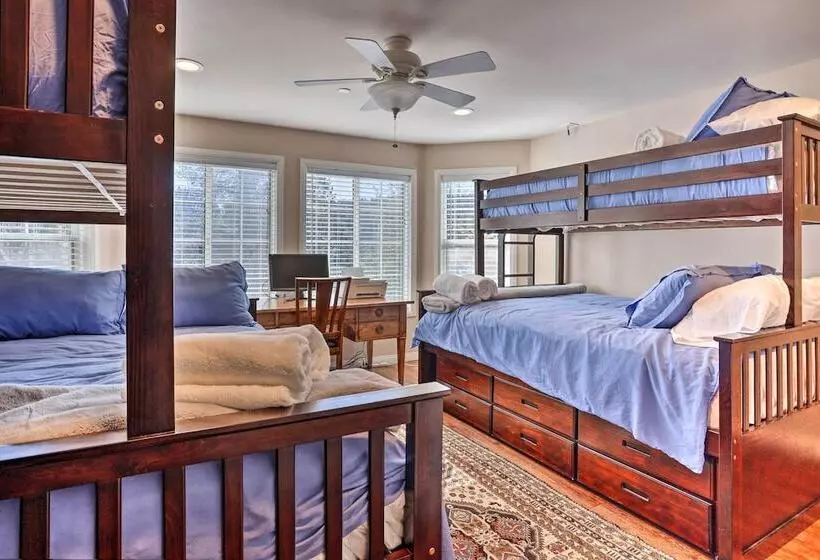 Huge Lake Arrowhead Home W/ 3 Decks & Grill!