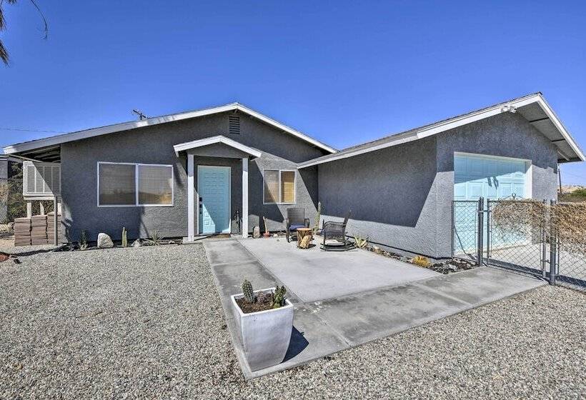 Indie Eclectic Desert Home W/ Hot Tub + Patio