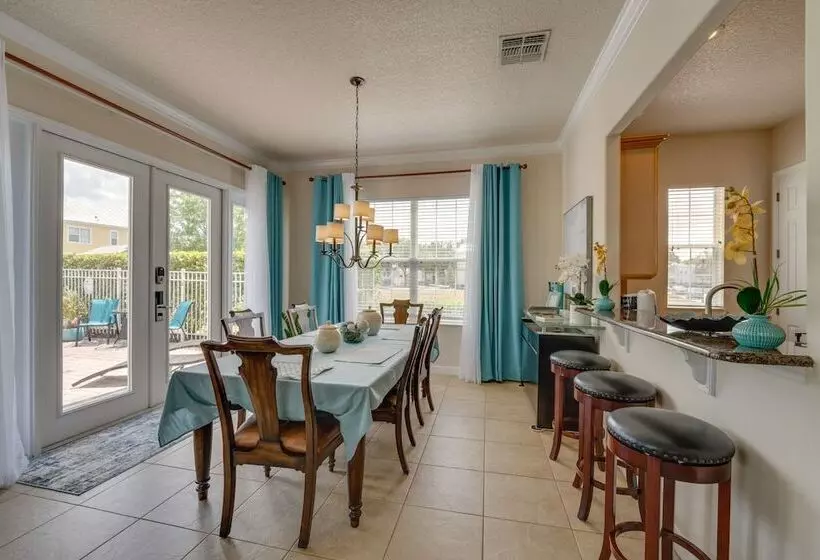 6 Mi To Disney: Lakefront Reunion Resort Home