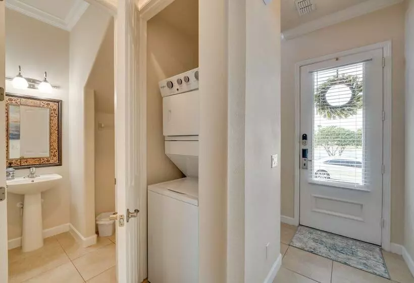 6 Mi To Disney: Lakefront Reunion Resort Home