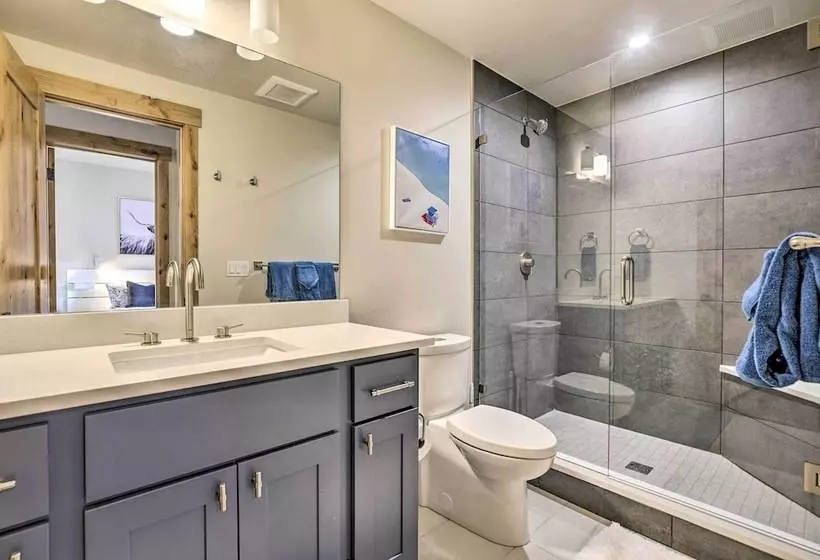 Luxe Home W/ Patio & Pool Access In Silverthorne!