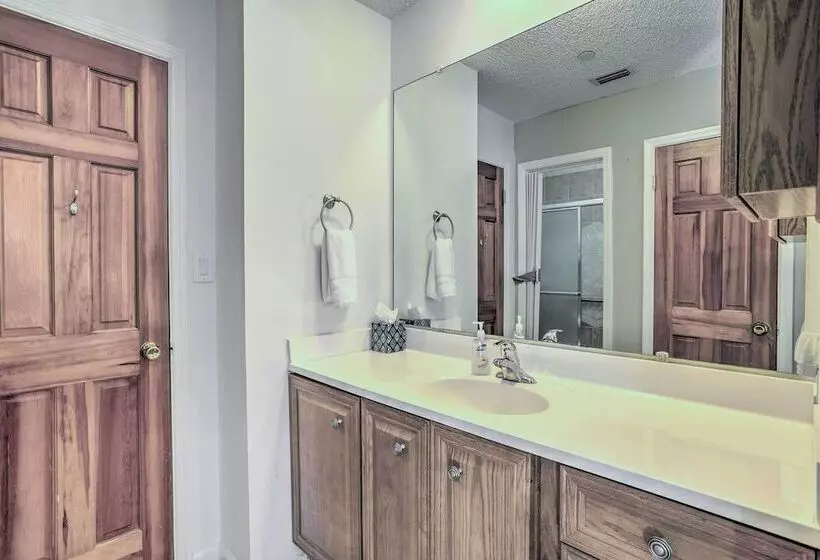 Modern Port St Lucie Home W/ Private Outdoor Oasis