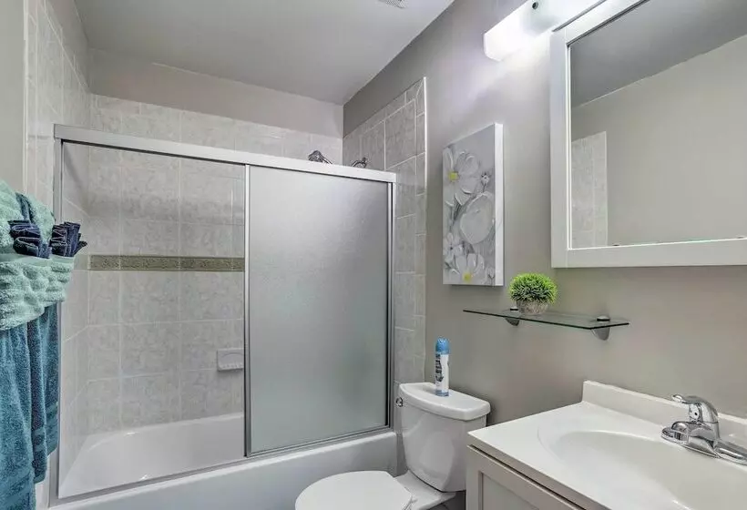 Modern Port St Lucie Home W/ Private Outdoor Oasis