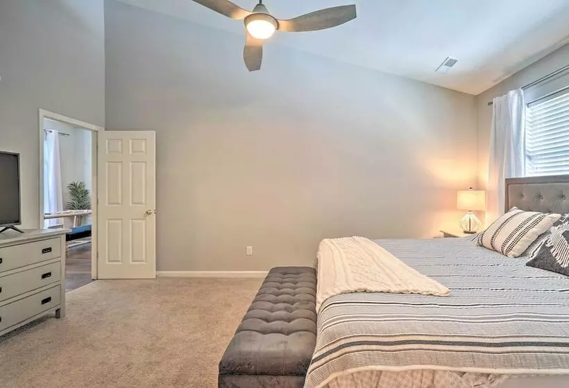 Modern Retreat   4 Miles To Isle Of Palms Beach!