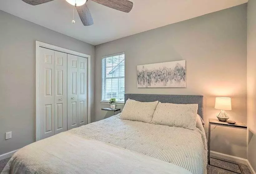 Modern Retreat   4 Miles To Isle Of Palms Beach!