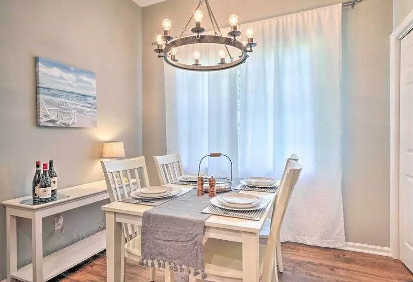 Modern Retreat   4 Miles To Isle Of Palms Beach!