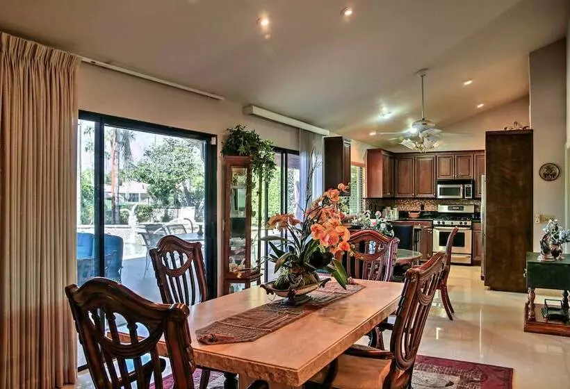 Palm Springs Golf Course Home: Private Pool & Spa!