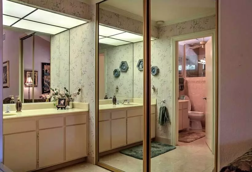 Palm Springs Golf Course Home: Private Pool & Spa!