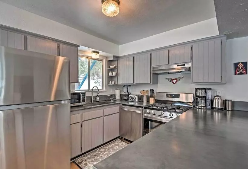 Peaceful & Upscale Ski Cabin: 11 Mi To Heavenly!