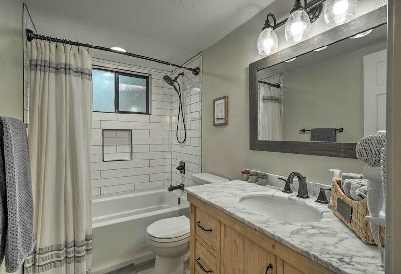 Family Cabin In Blue Lake Springs, Near Town!