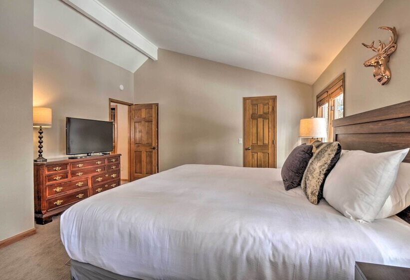 Pet Friendly Breckenridge Home W/ Hot Tub!