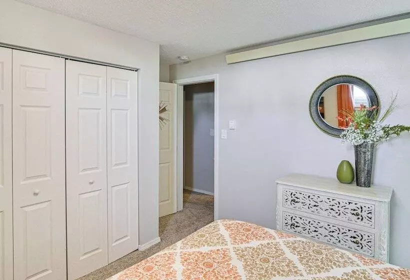 Pet Friendly Buena Vista Home W/ Yard & Hot Tub!