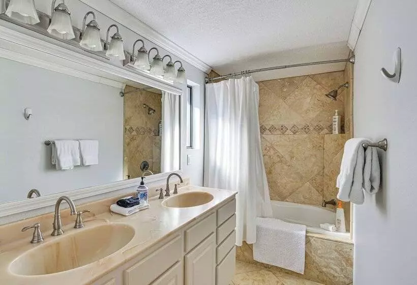 Pet Friendly Buena Vista Home W/ Yard & Hot Tub!