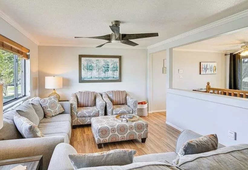 Pet Friendly Buena Vista Home W/ Yard & Hot Tub!