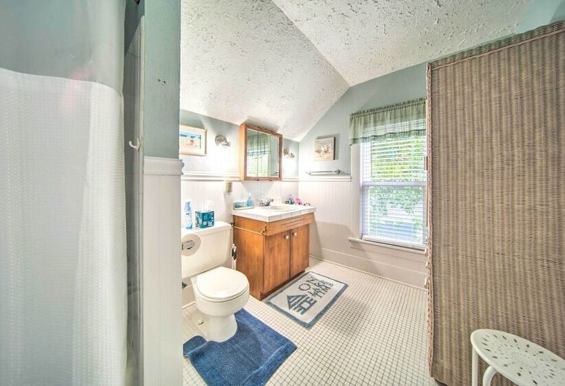 Private Waterfront Lake Erie Home W/bbq Patio