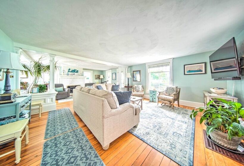 Private Waterfront Lake Erie Home W/bbq Patio